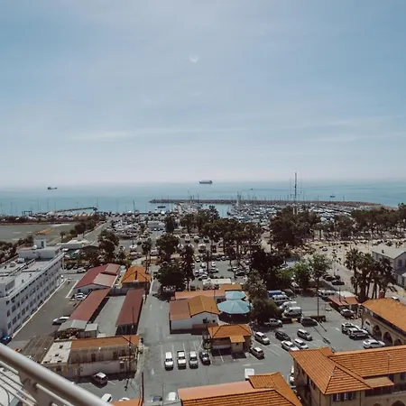 شقة Promenade Seaview Heaven لارنكا